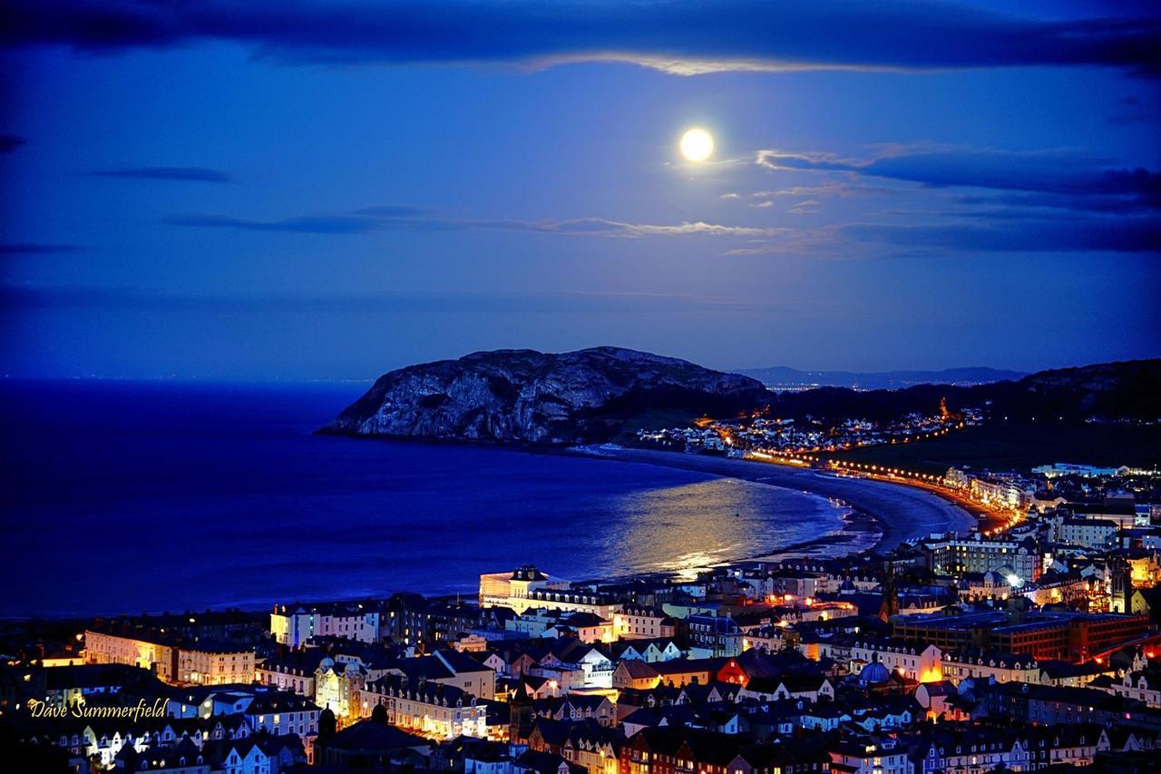 Superb Cintra Beachside Apartamento Llandudno